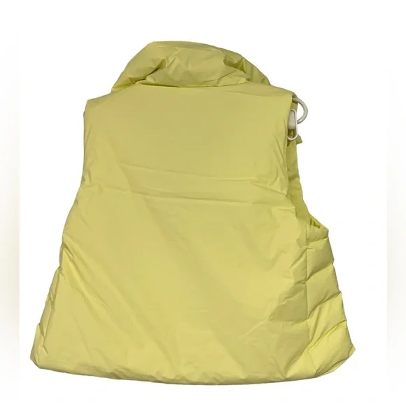 Rains NWT Women’s Loop W Vest. Size M. Color Straw ( yellow). Inside zip pocket - Picture 6 of 12